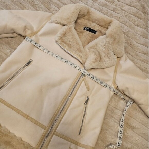 Women's Cream Shearling Jacket - Picture 6 of 10